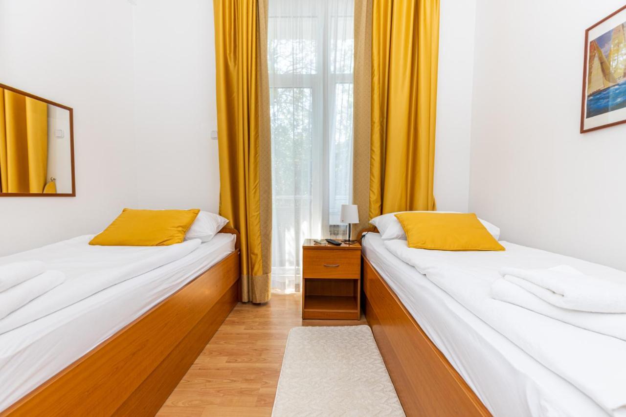 Hotel Villa Aurora Crikvenica Exterior foto