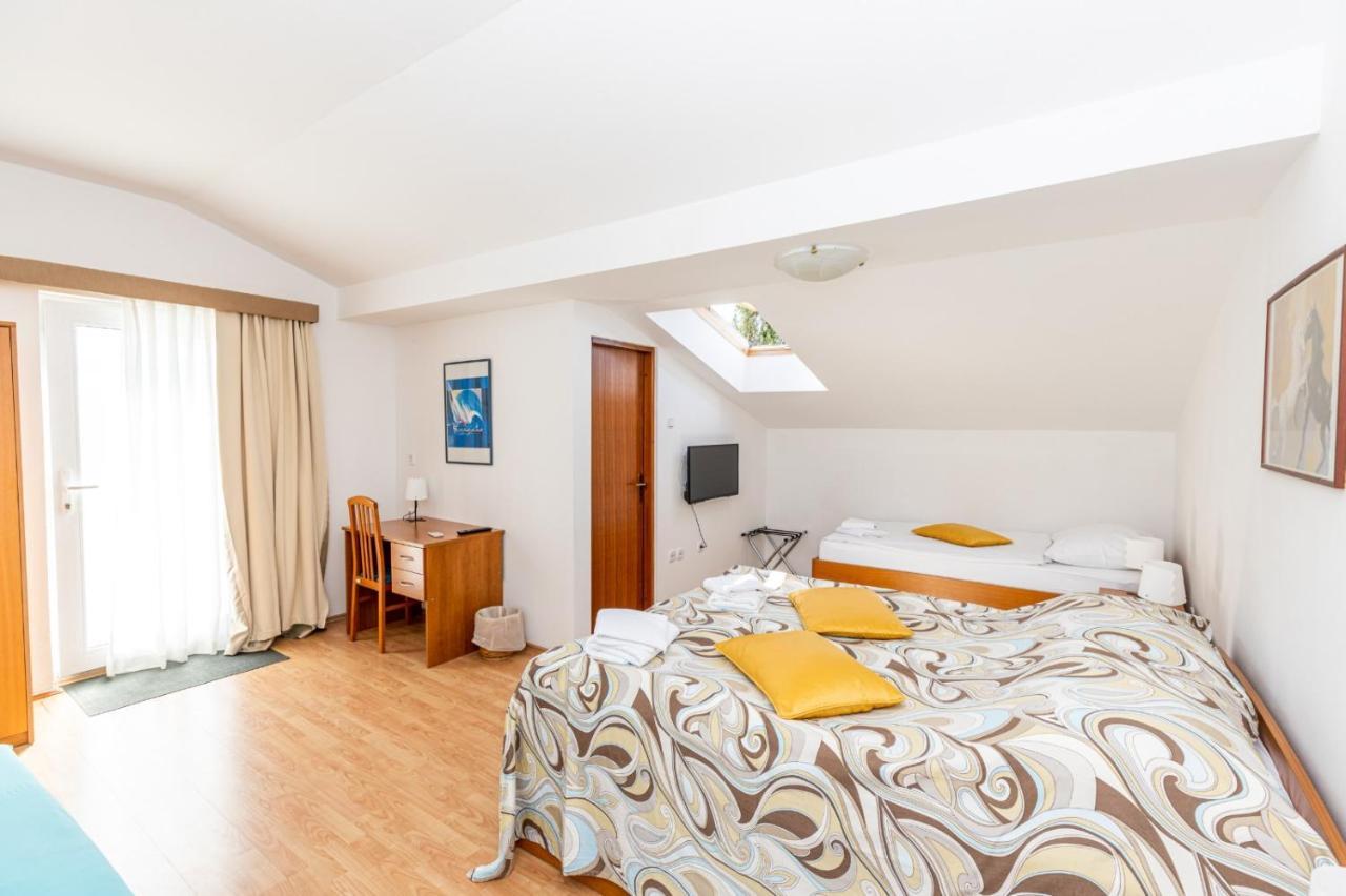 Hotel Villa Aurora Crikvenica Exterior foto