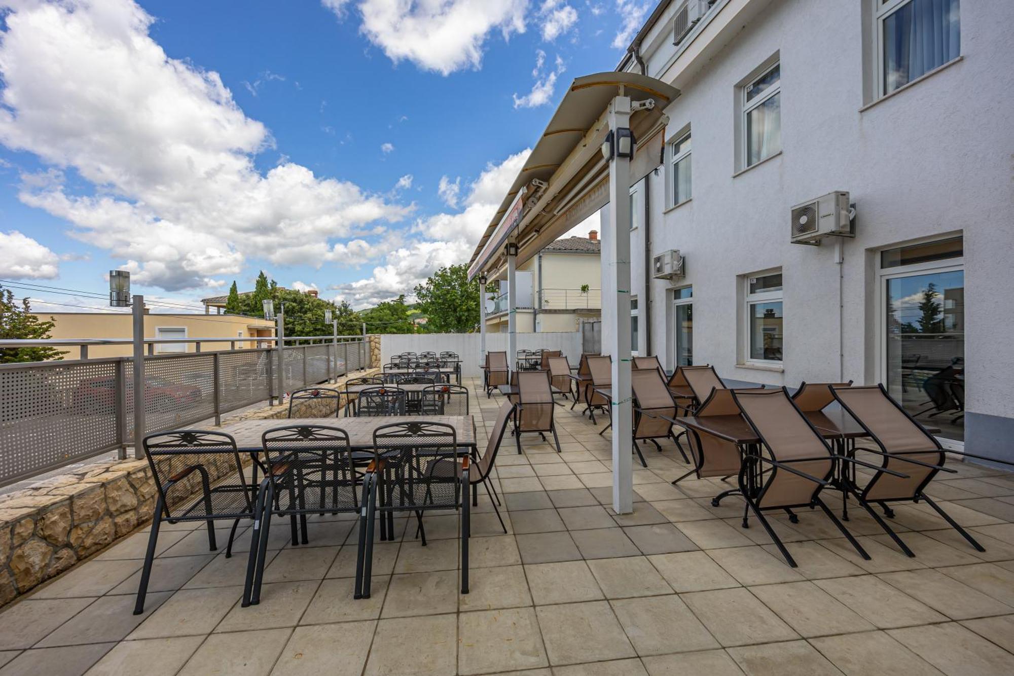 Hotel Villa Aurora Crikvenica Exterior foto
