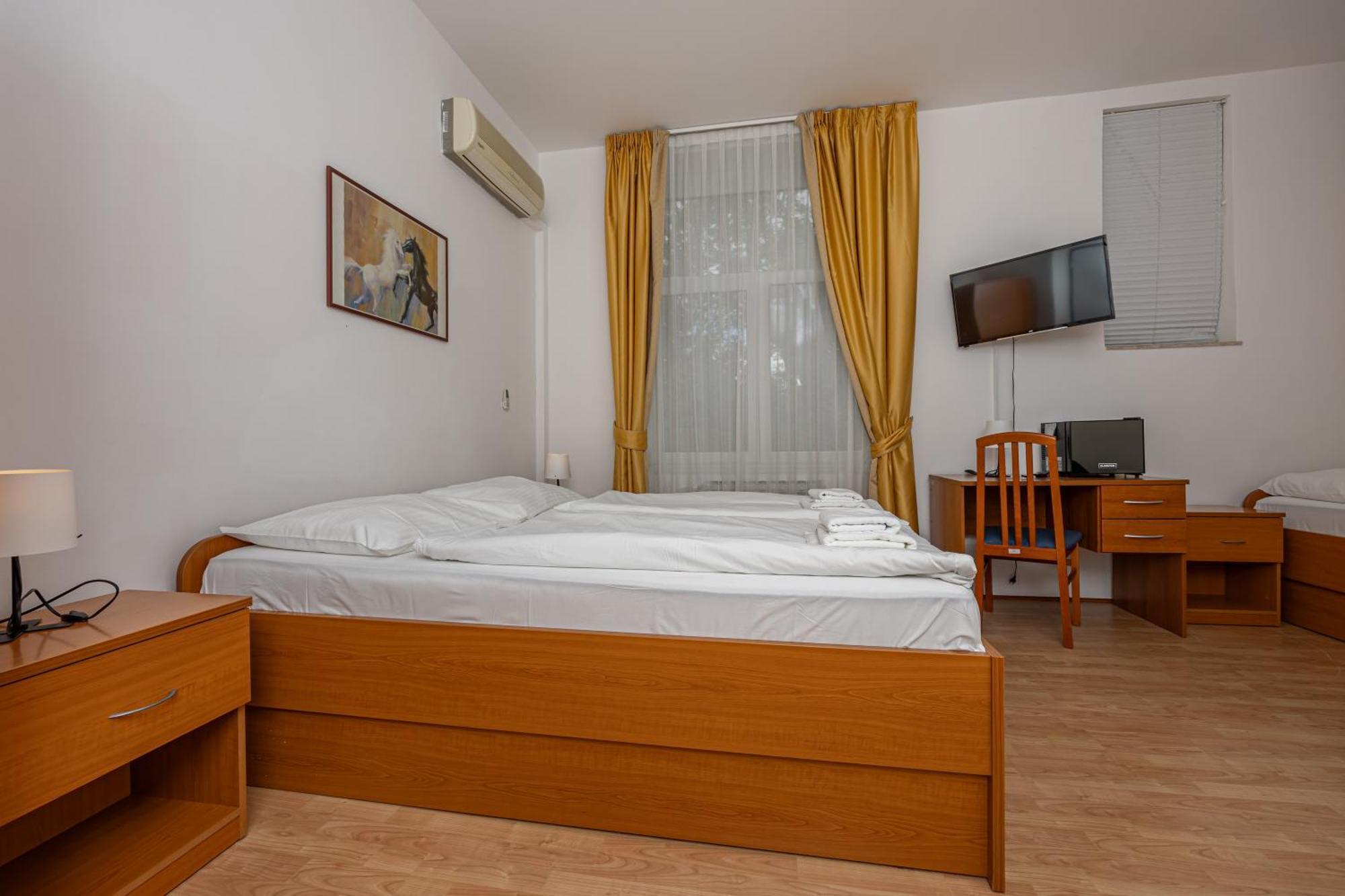 Hotel Villa Aurora Crikvenica Exterior foto